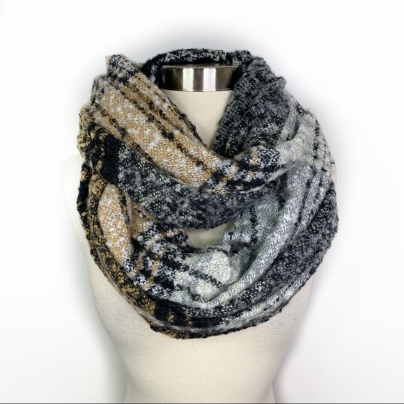 Stitch Fix Accessories - Stitch Fix Plaid Infinity Scarf